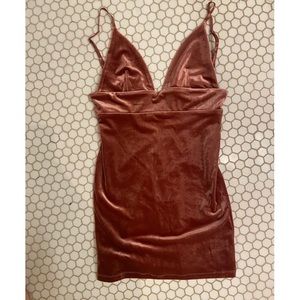 NWT Forever 21 mauve velvet body con dress.